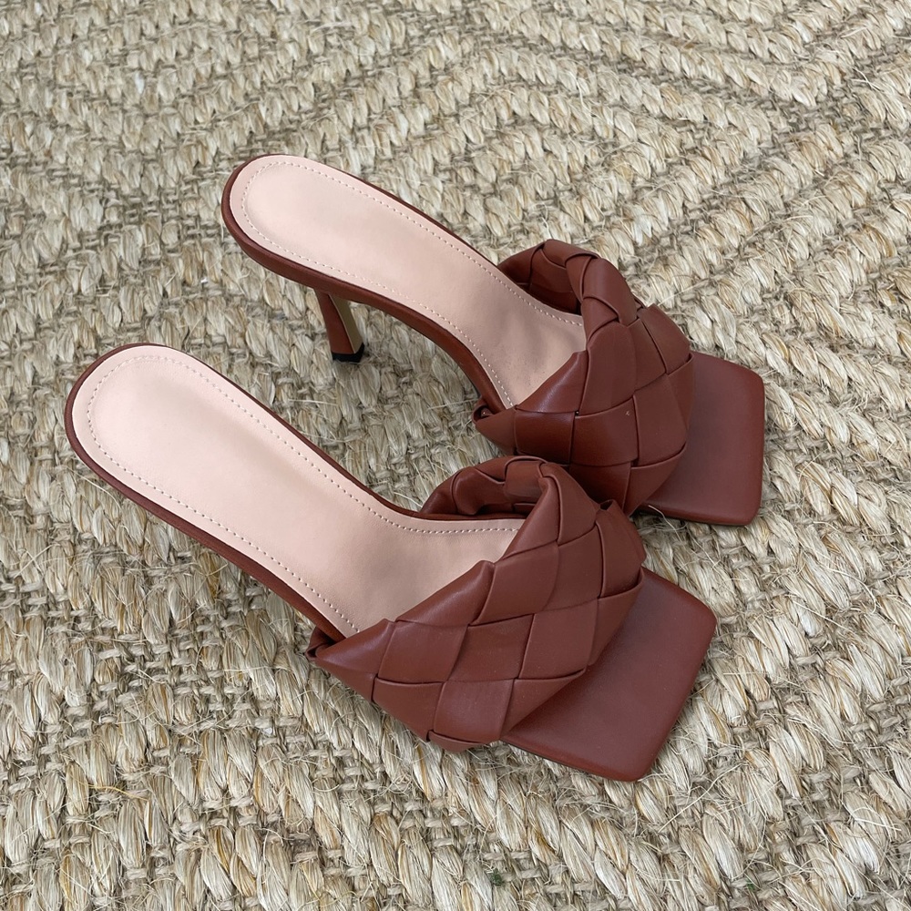 NWOT copy Bottega heels 6